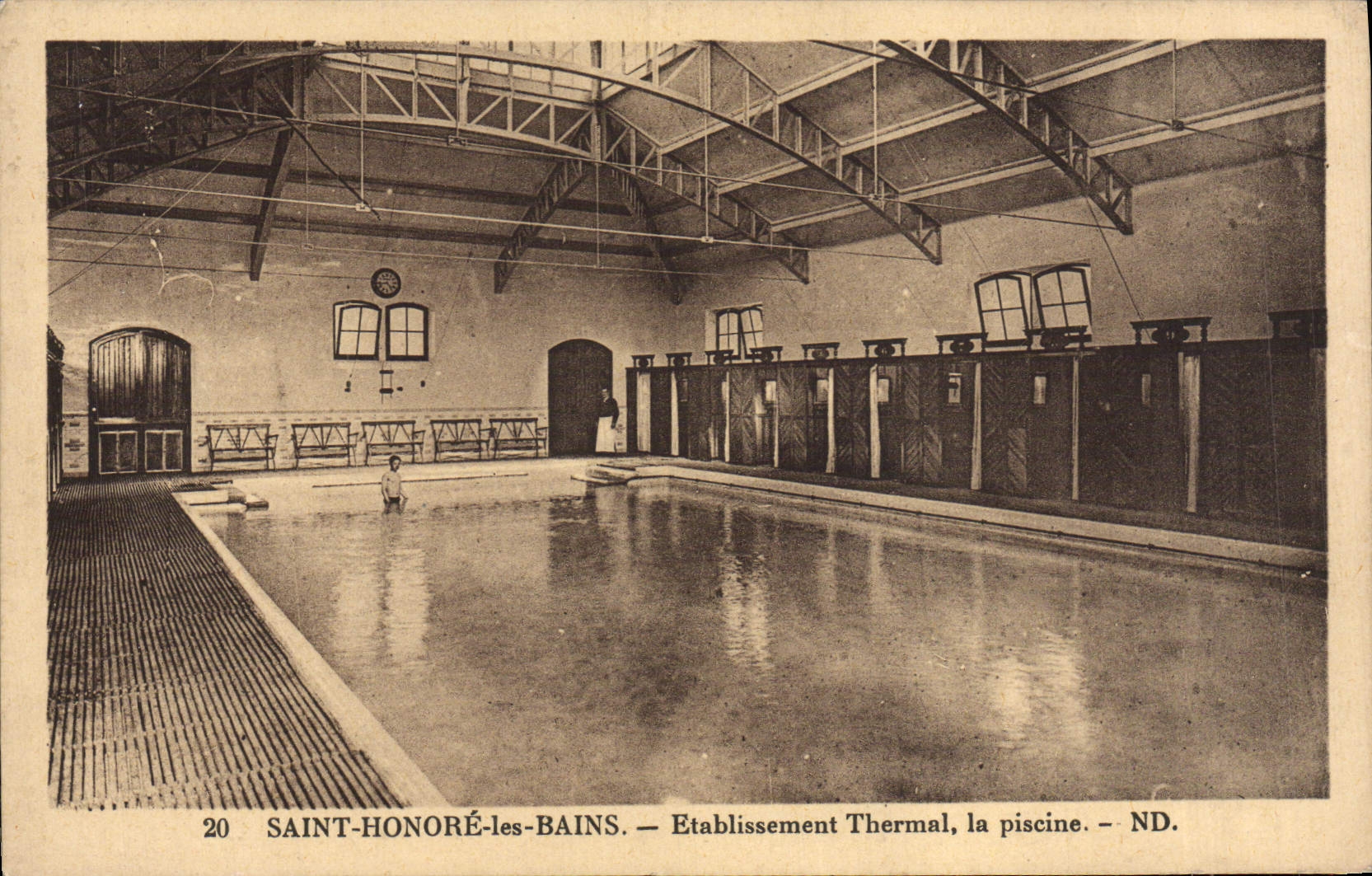 VINTAGE POSTCARD Saint Honors Hydropathic establishment les Bains the swimming pool