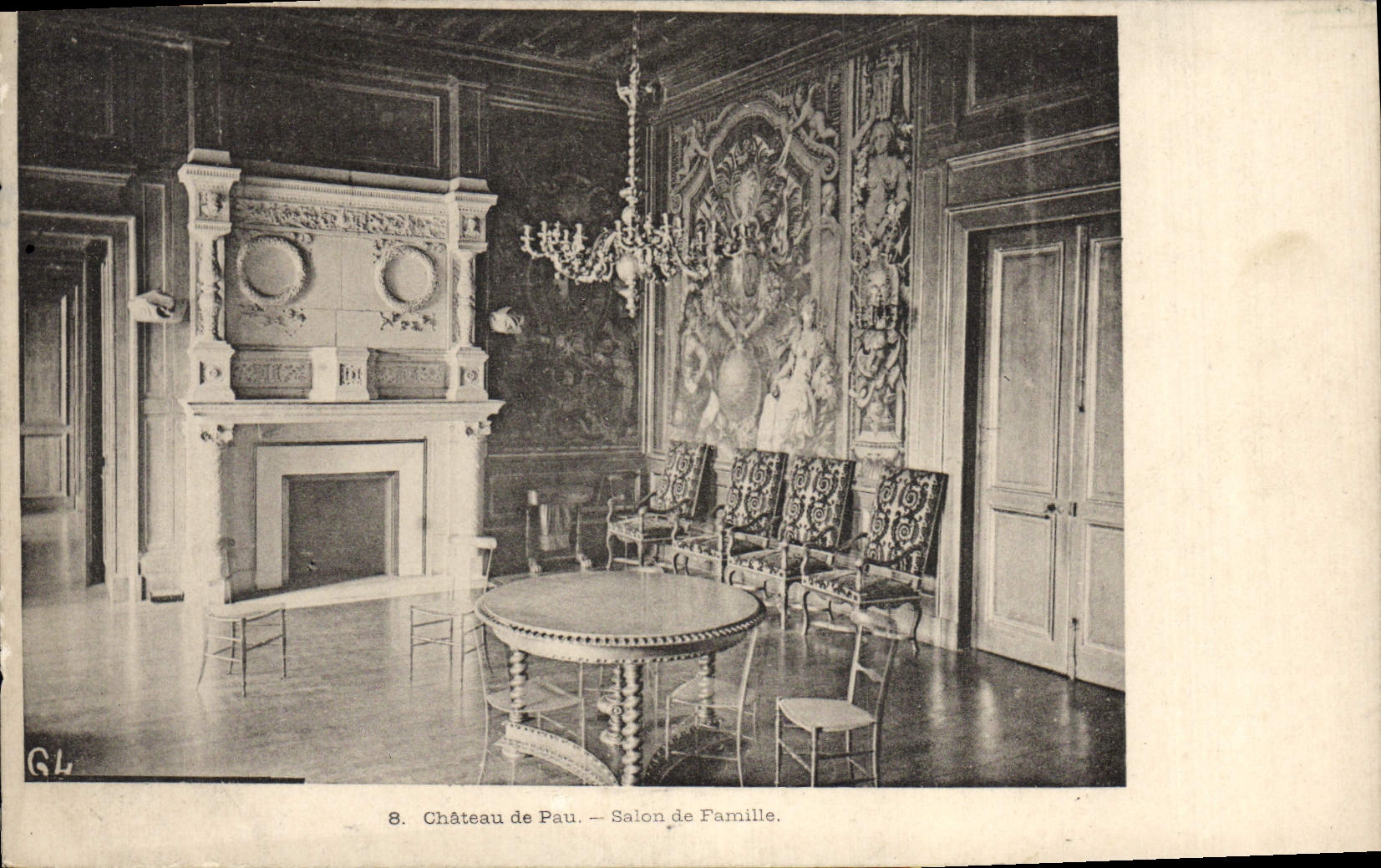 VINTAGE POSTCARD Castle of Pau Living room of Family