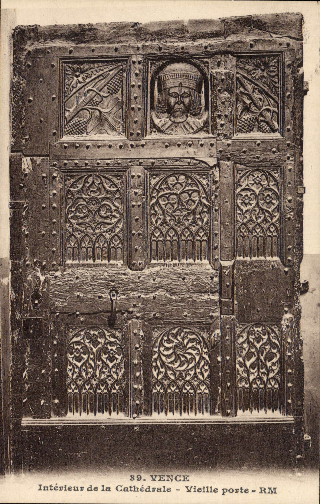 CPA Vence Interieur de la Cathedrale Vieille Porte