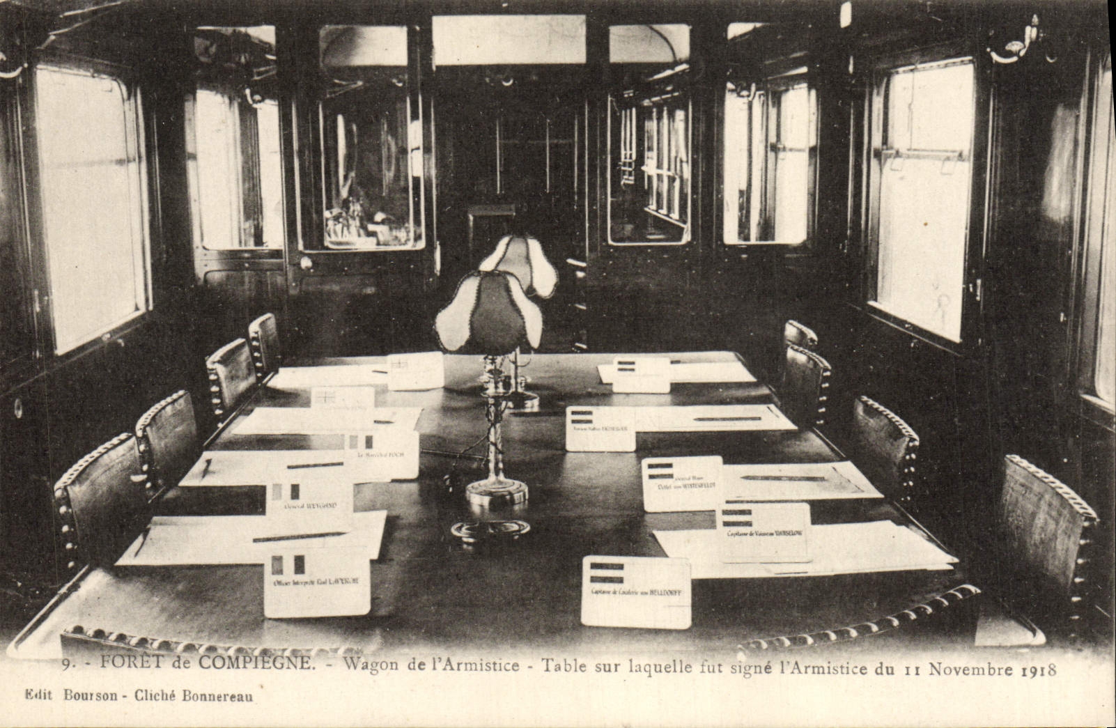 CPA Foret de Compiegne Le Wagon du Marechal Foch Militaria