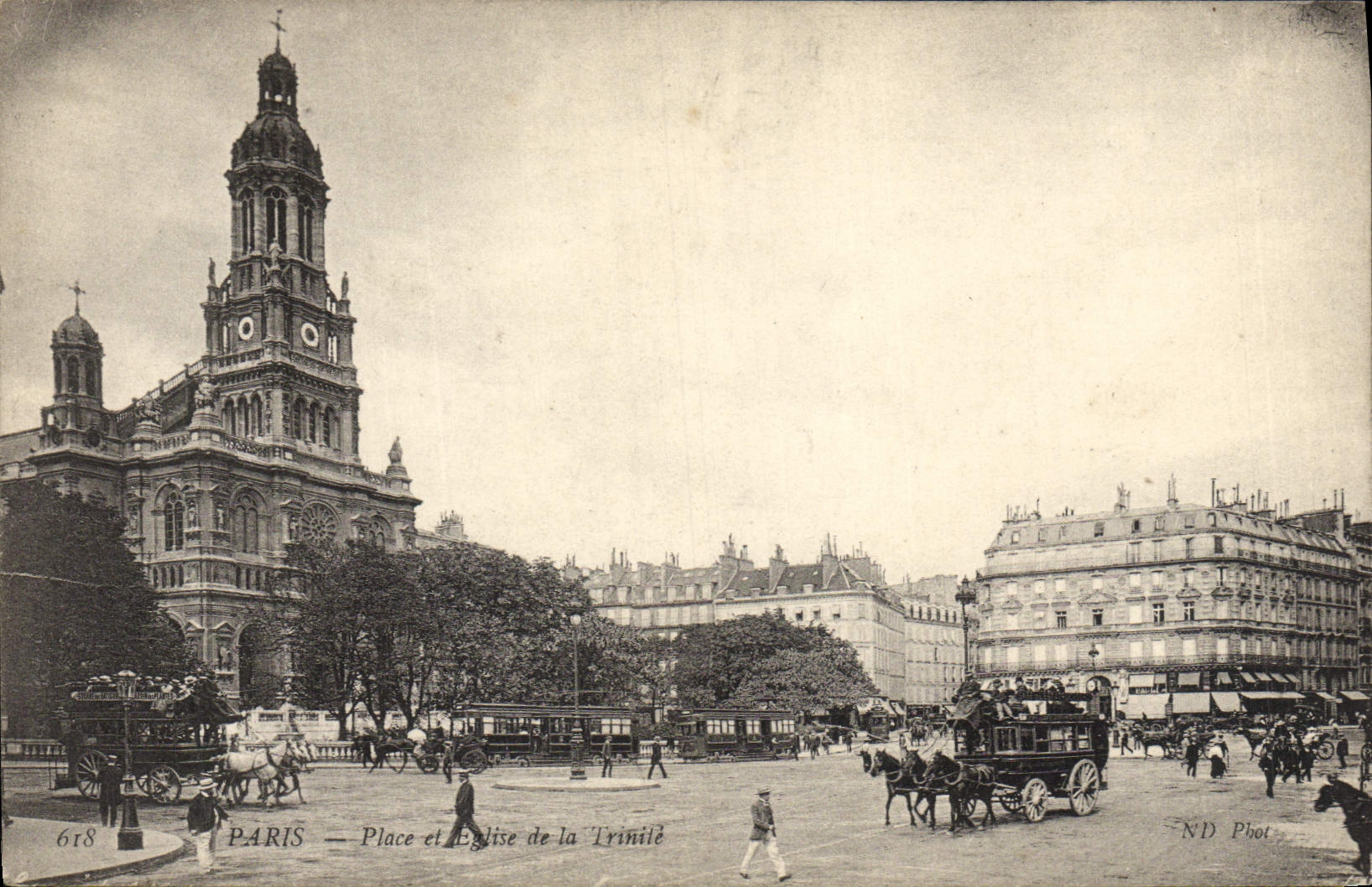 CPA Paris Place et Eglise de la Trinite