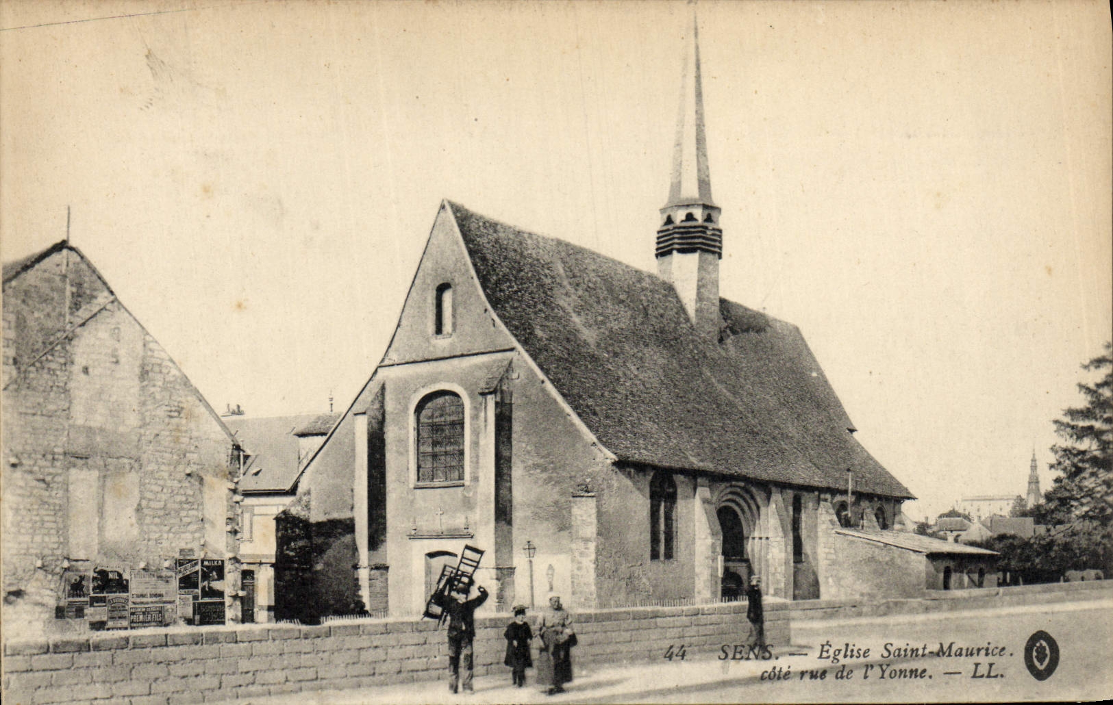 CPA Sens Eglise Saint Maurice Cote rue de l'Yonne