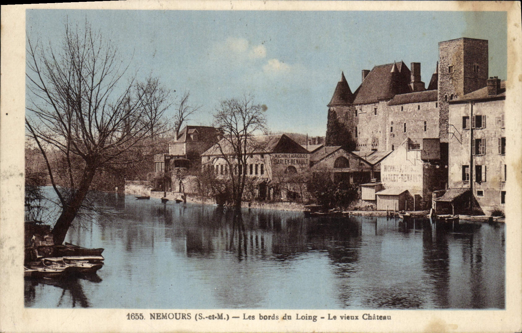 VINTAGE POSTCARD Nemours edges of Loing the old castle