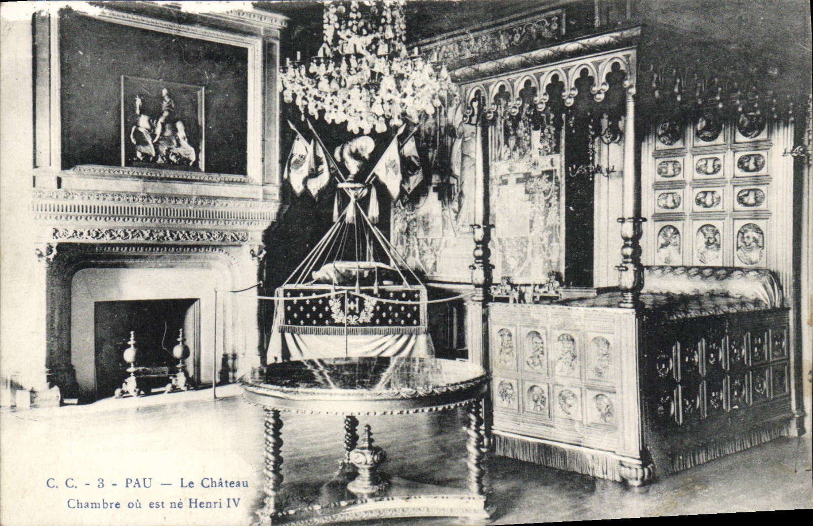 CPA Pau Le Chateau Chambre ou est ne Henri IV