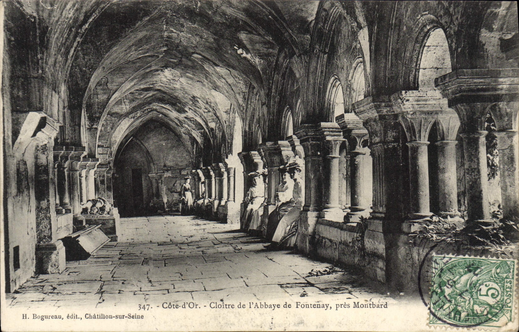 CPA Cote d'Or Cloitre de l'Abbaye de Fontenay Pres Montbard