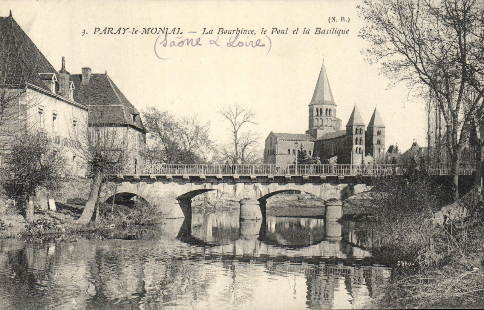 La POSTAL de la VENDIMIA Parlay Monial Bourbince el puente y la basílica