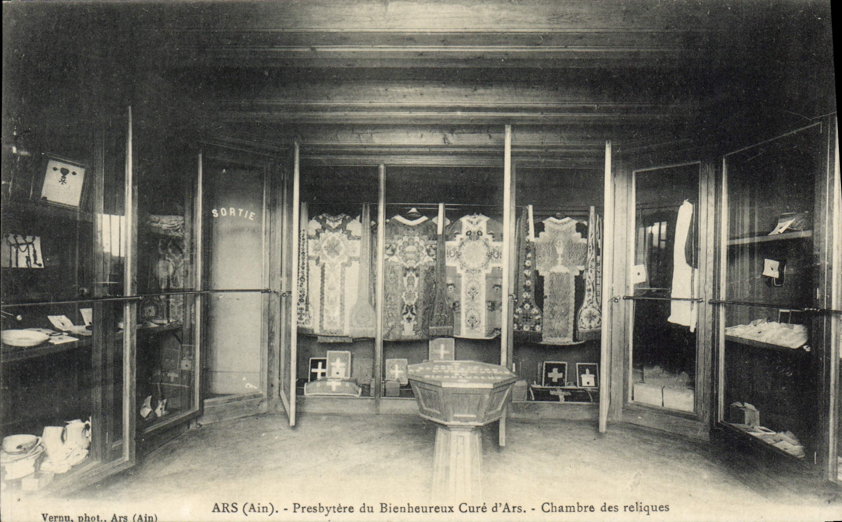 CPA Ars Presbytere du Bienheureux Cure d'Ars Chambre des reliques