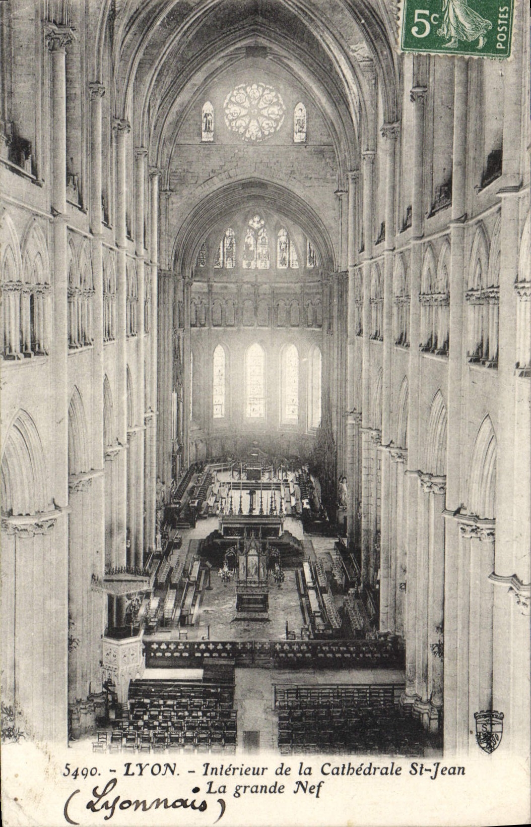 CPA Lyon Interieur de la Cathedrale Saint Jean La grande nef