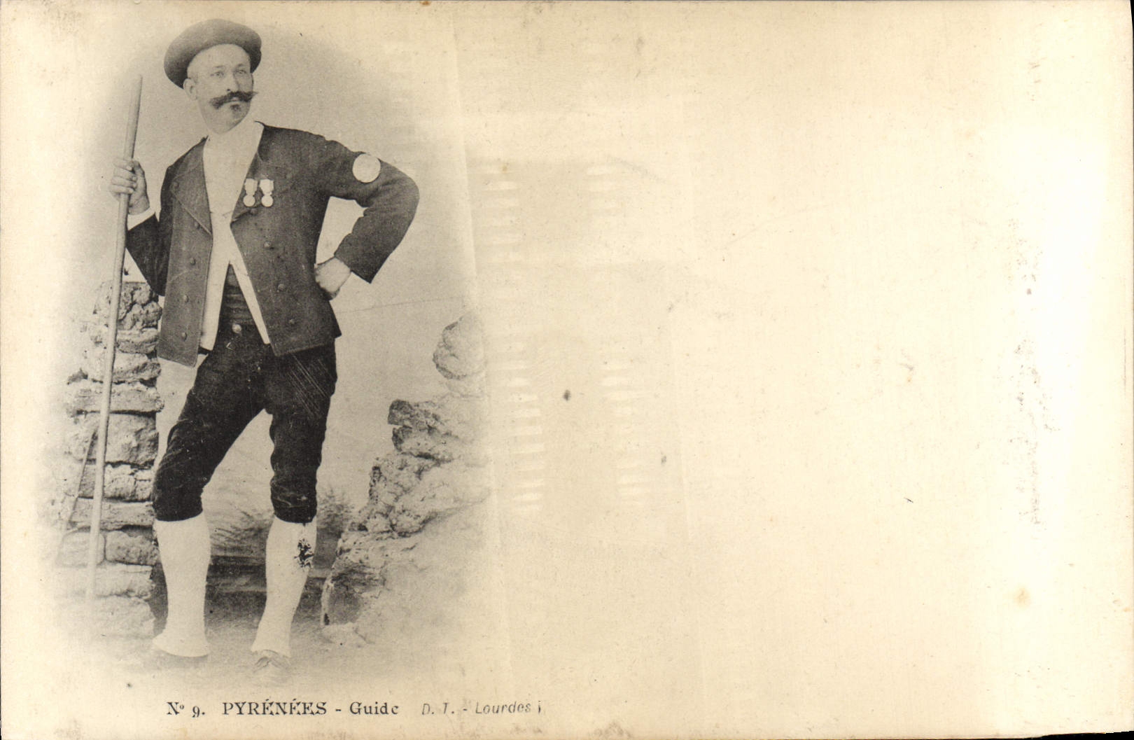 CPA Pyrenees Guide Folklore