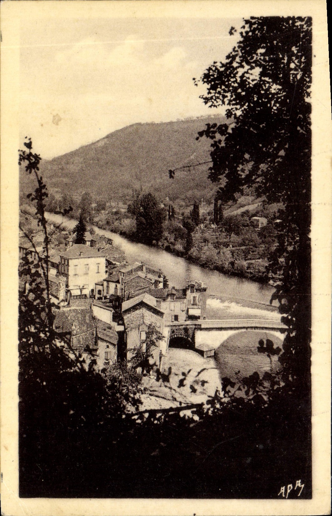 VINTAGE POSTCARD Laguepie Edges of Viaur