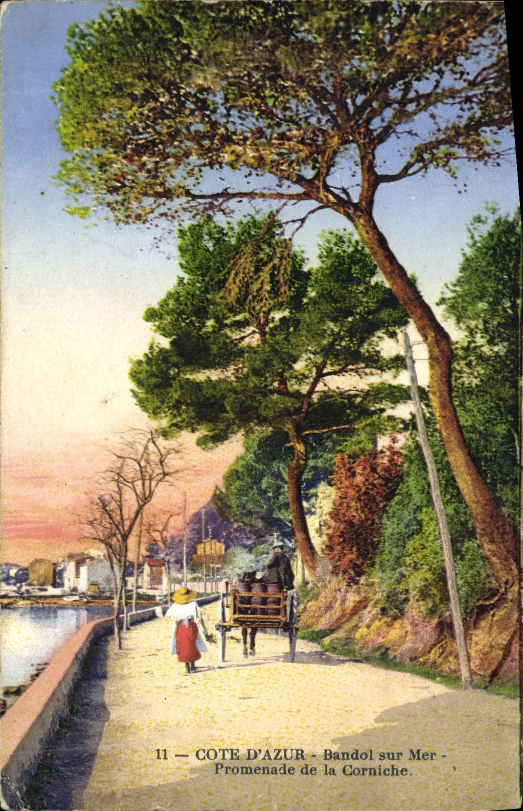 Dimensión de la POSTAL de la VENDIMIA del azul de Bandol en la caminata del mar de la cornisa