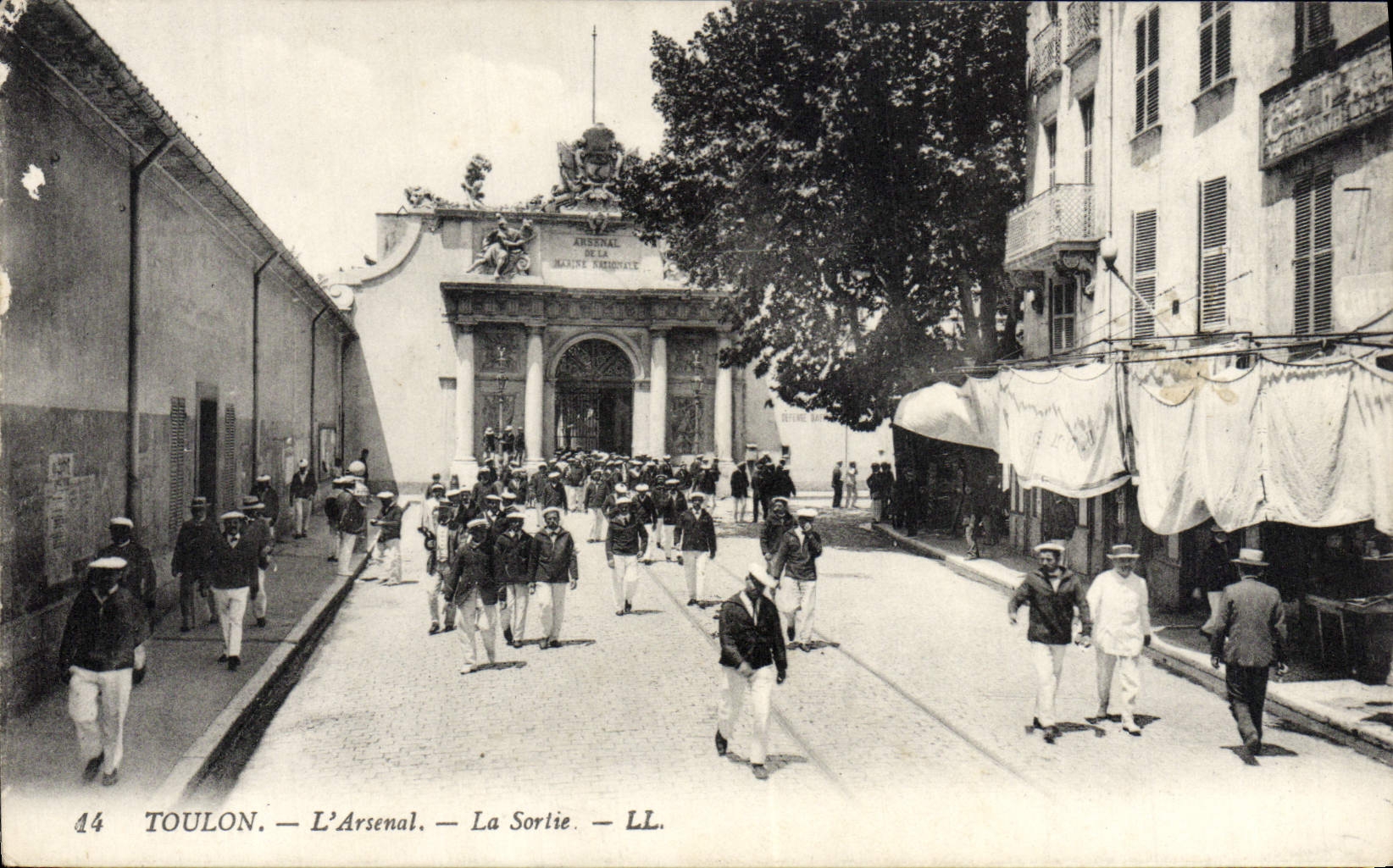 CPA Toulon L'Arsenal La sortie Militaria