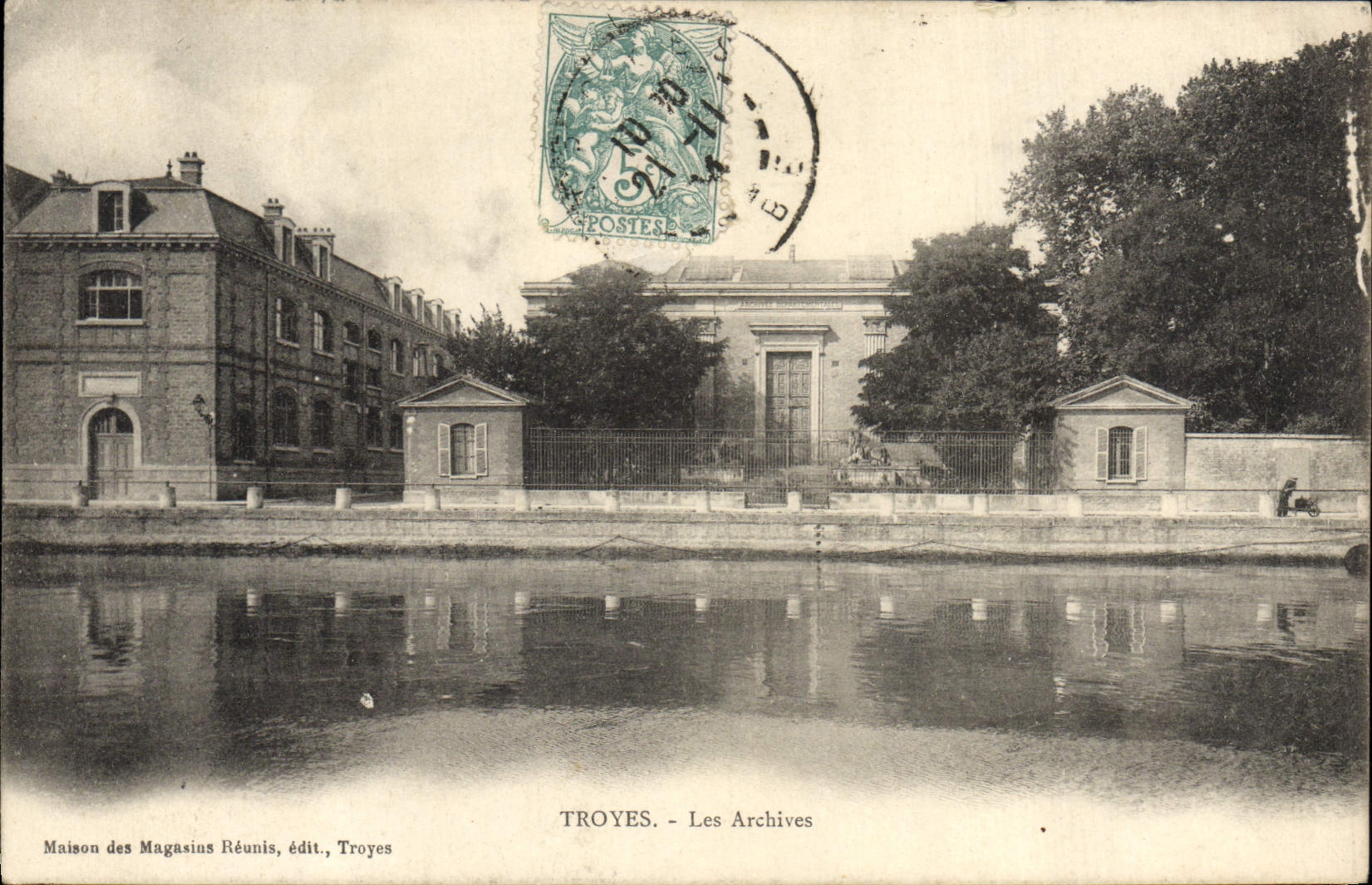 CPA Troyes Les Archives