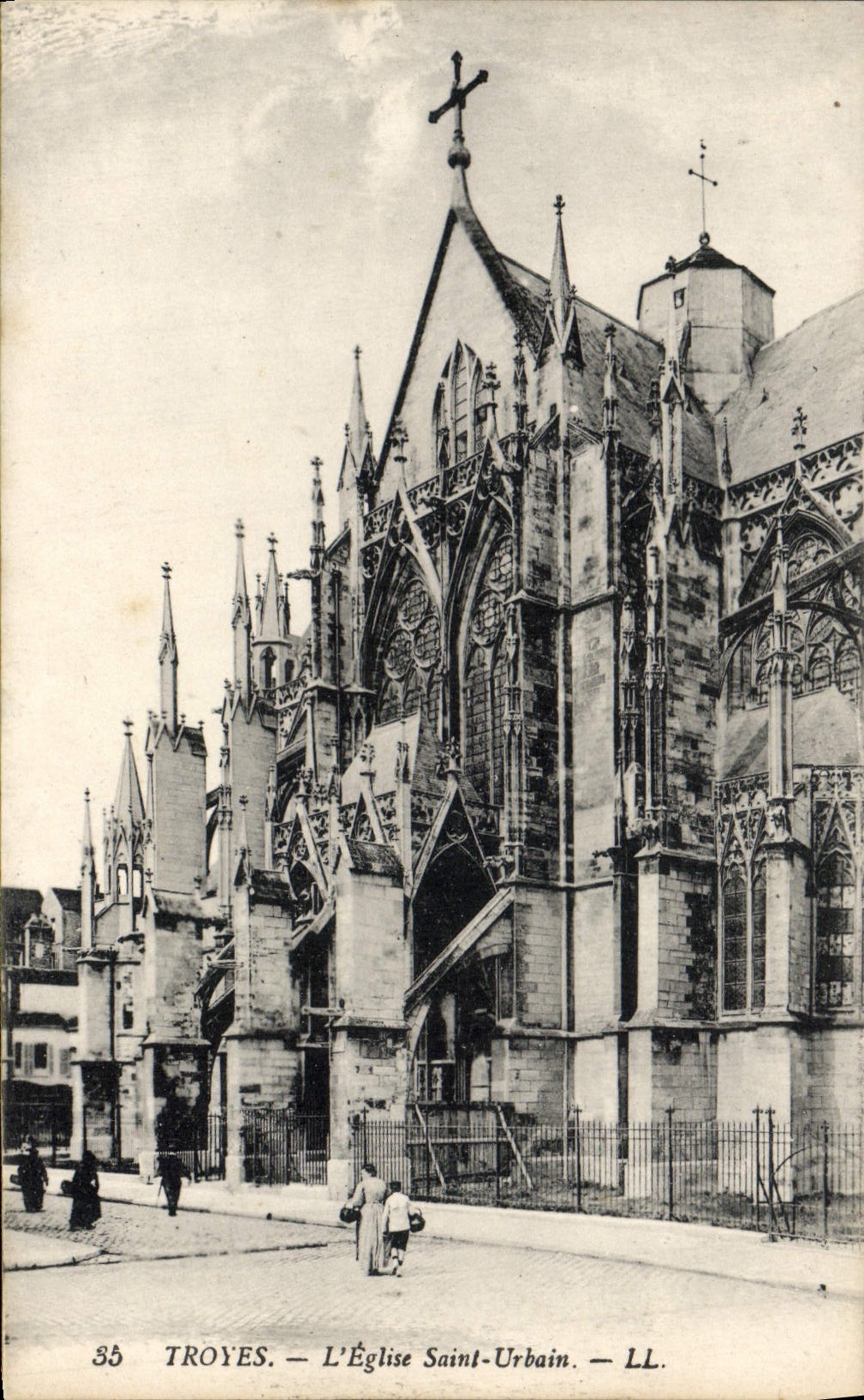 CPA Troyes L'Eglise Saint Urbain