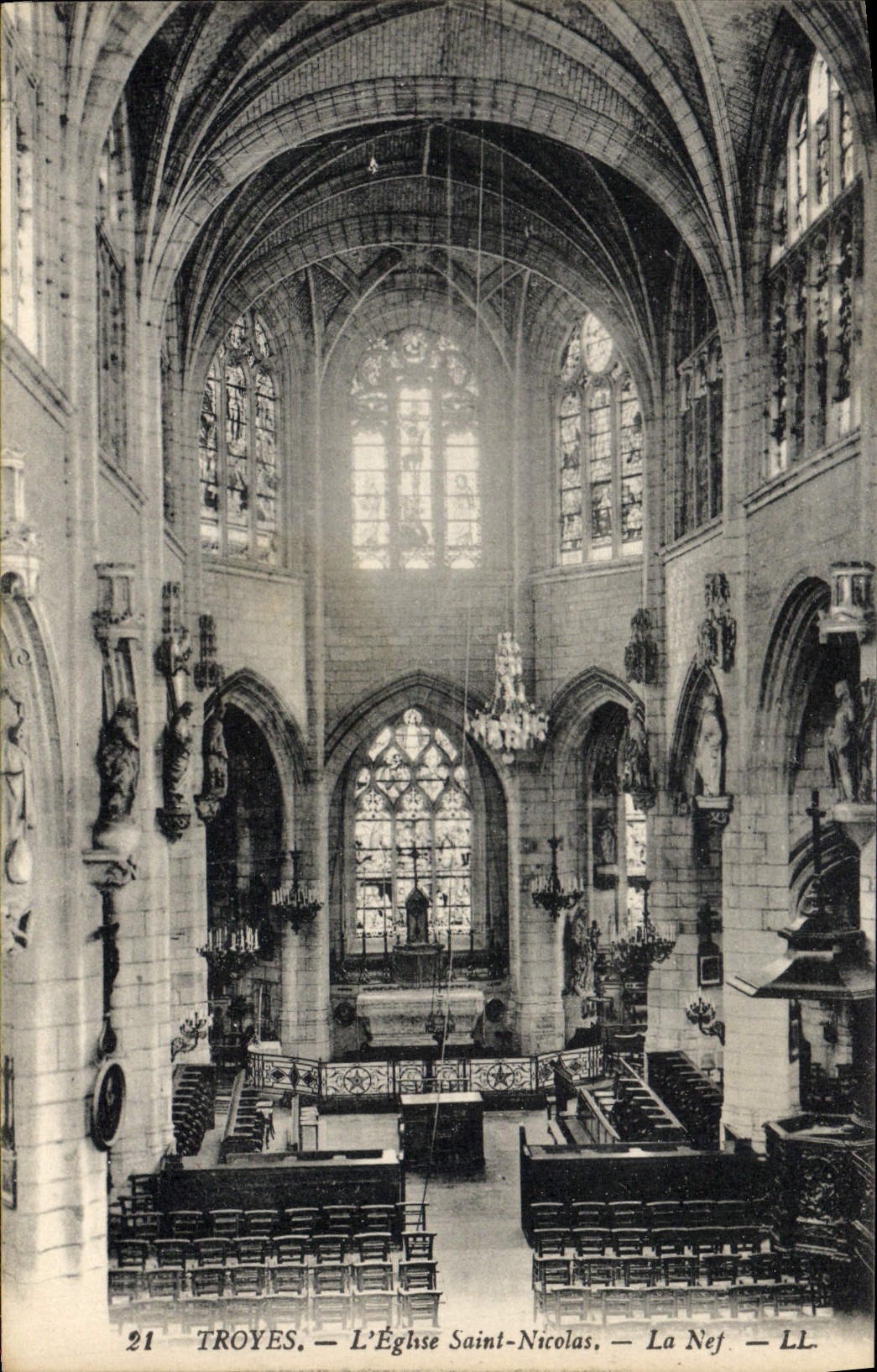 VINTAGE POSTCARD Troyes the Church Saint Nicolas the nave