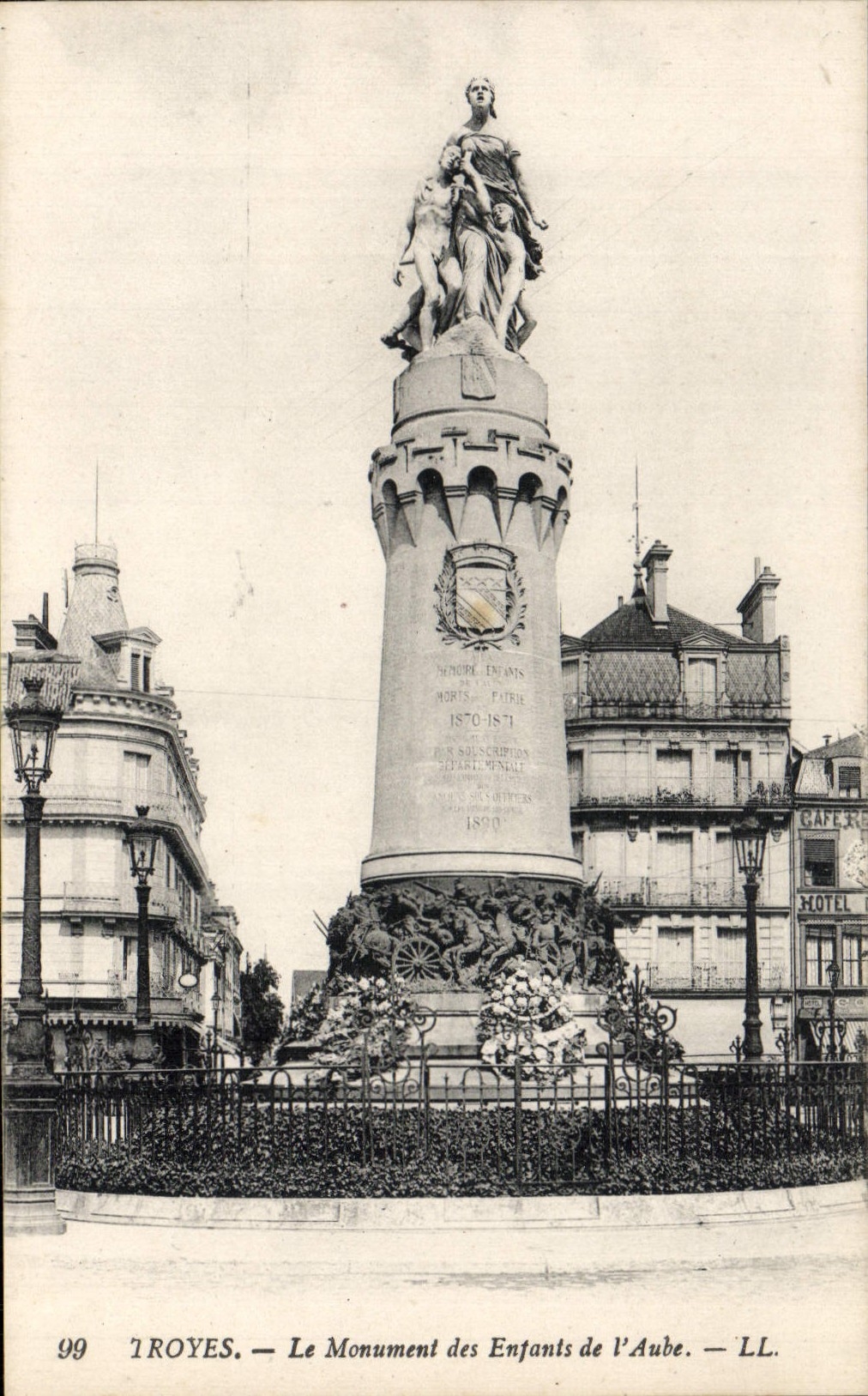 CPA Troyes Le Monument des Enfants de l'Aube