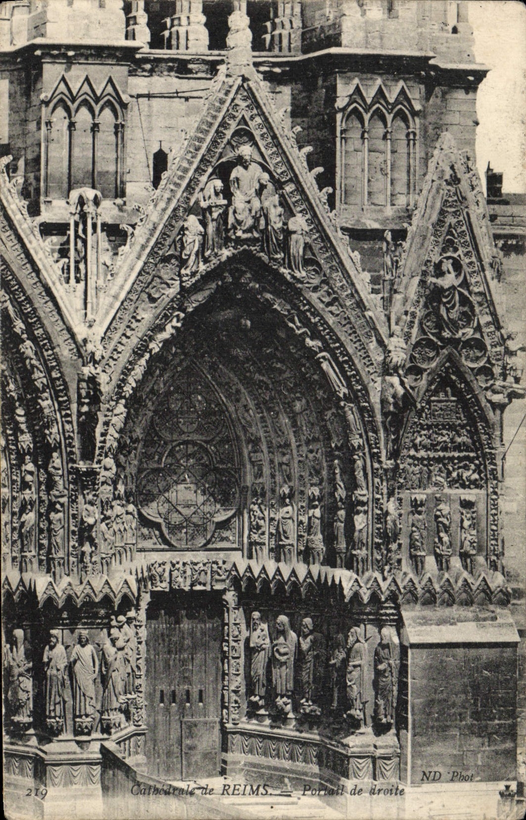 CPA Reims La Cathedrale Portail de droite