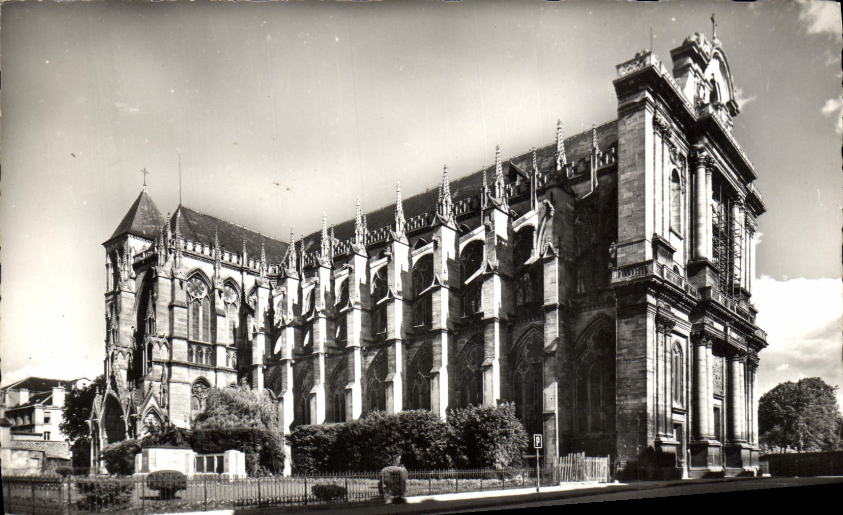 MODERN CARD Trawl-nets On the Marne the Cathedral