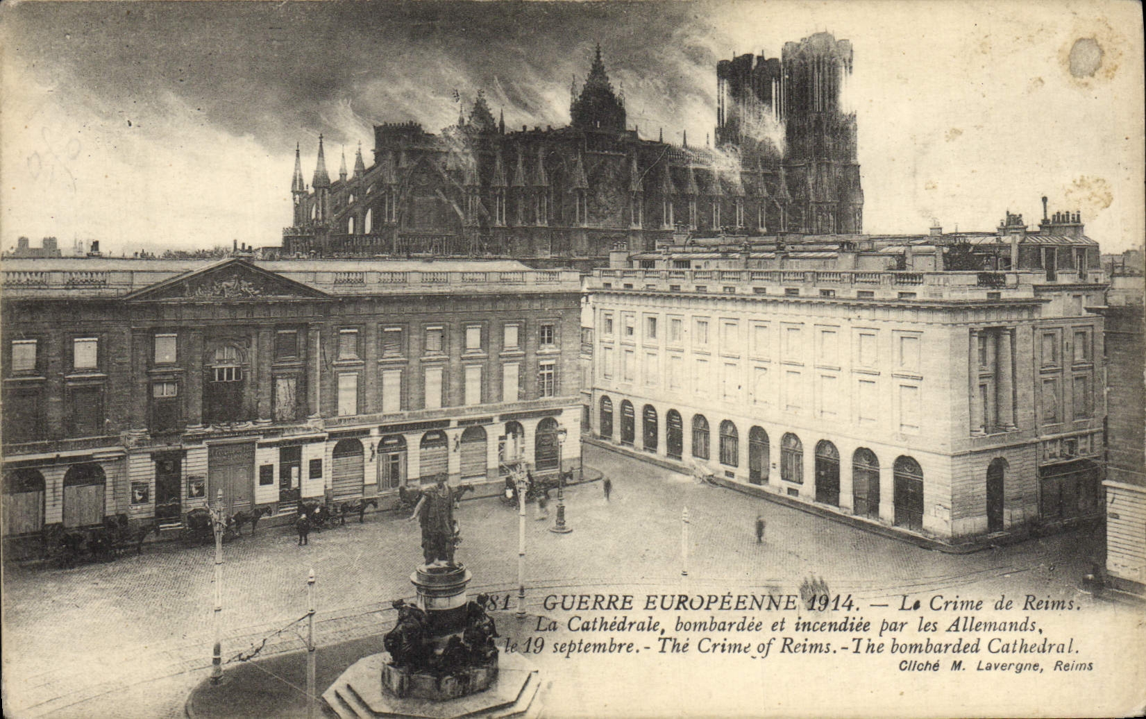 VINTAGE POSTCARD Rheims Militaria Cathedral