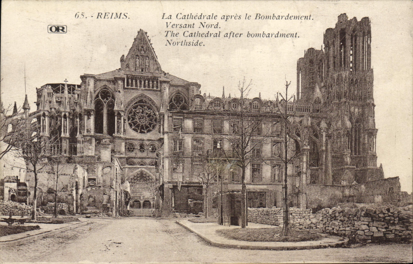 CPA Reims La Cathedrale Apres le Bombardement Militaria