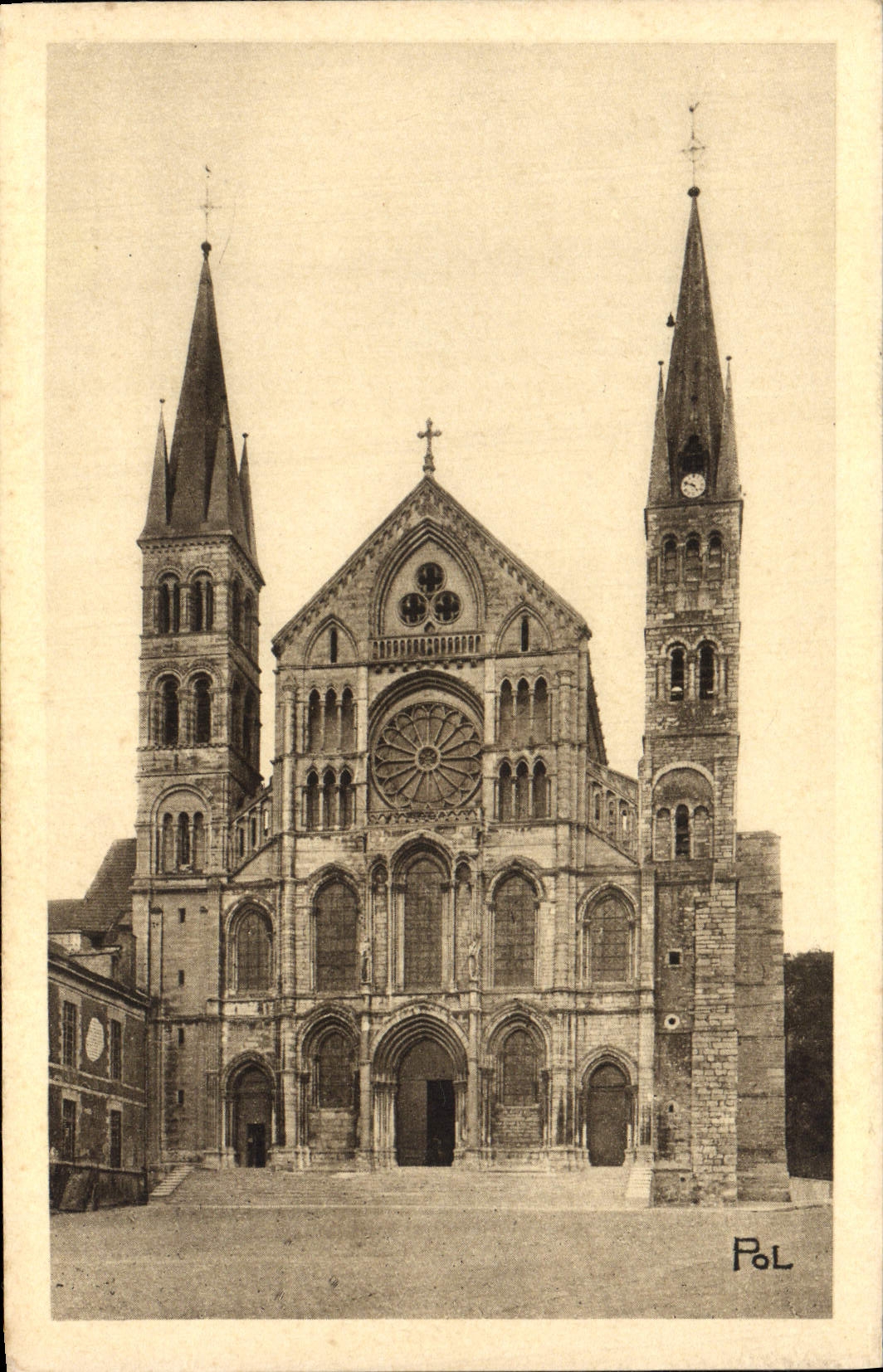 VINTAGE POSTCARD Rheims Saint Remi