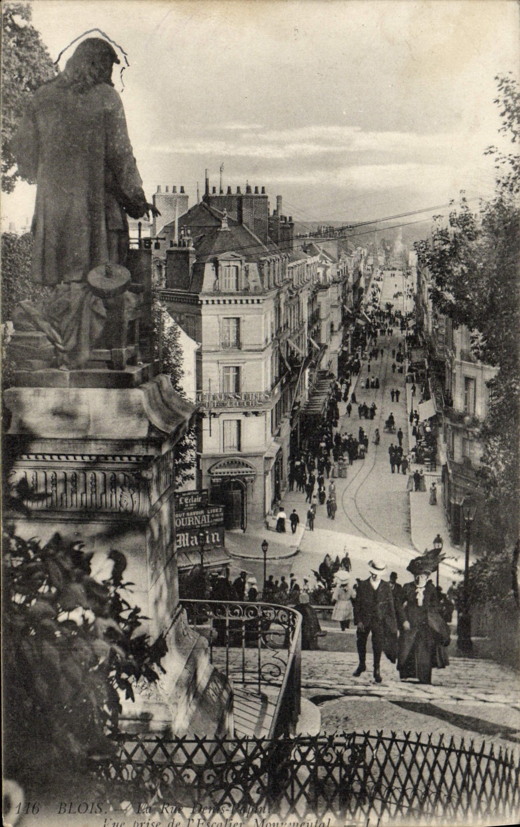 CPA Blois Rue Denis Papin Escalier monumental
