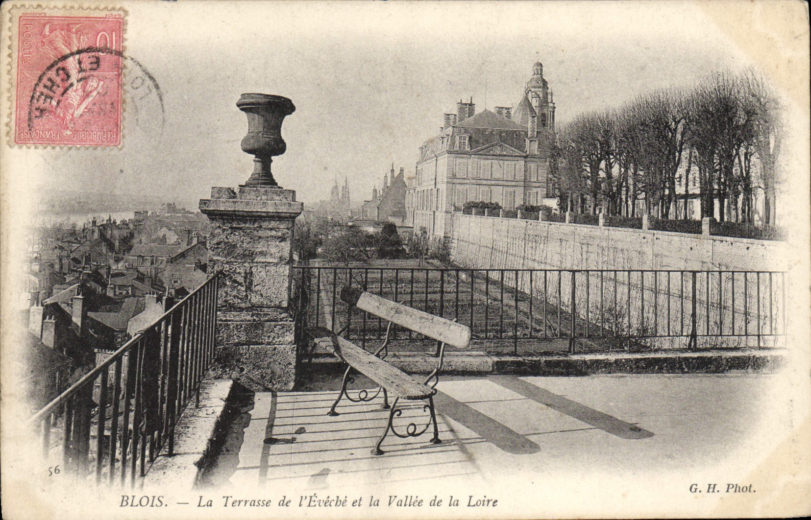 CPA Blois La Terrasse De I'Eveche Et La Vallee De La Loire