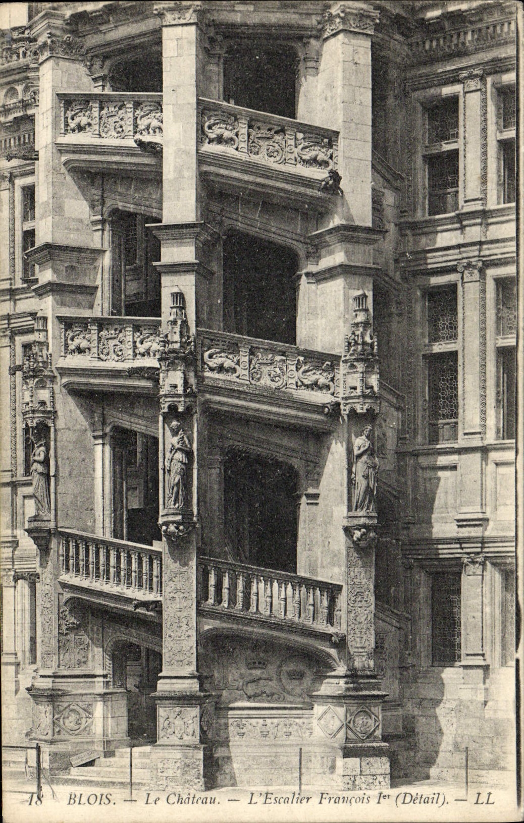 CPA Blois Le Chateau L'Escalier Francois 1er Detail
