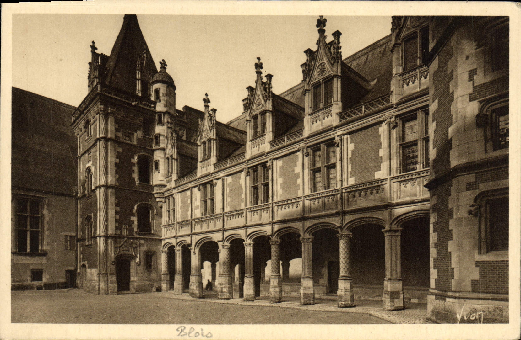 CPA Blois Le Chateau 