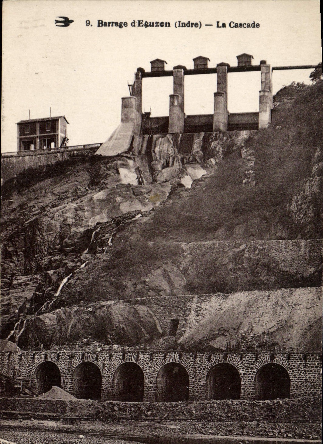 CPA Barrage D'Eguzon La Cascade