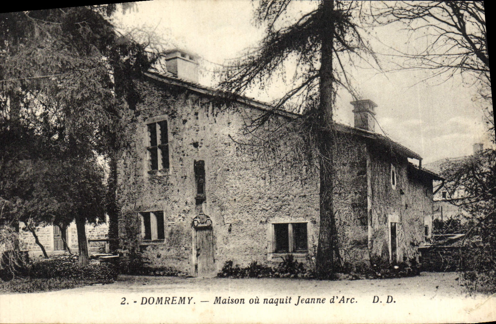 La casa de Domremy de la POSTAL de la VENDIMIA o era arco nato de Jeanne D