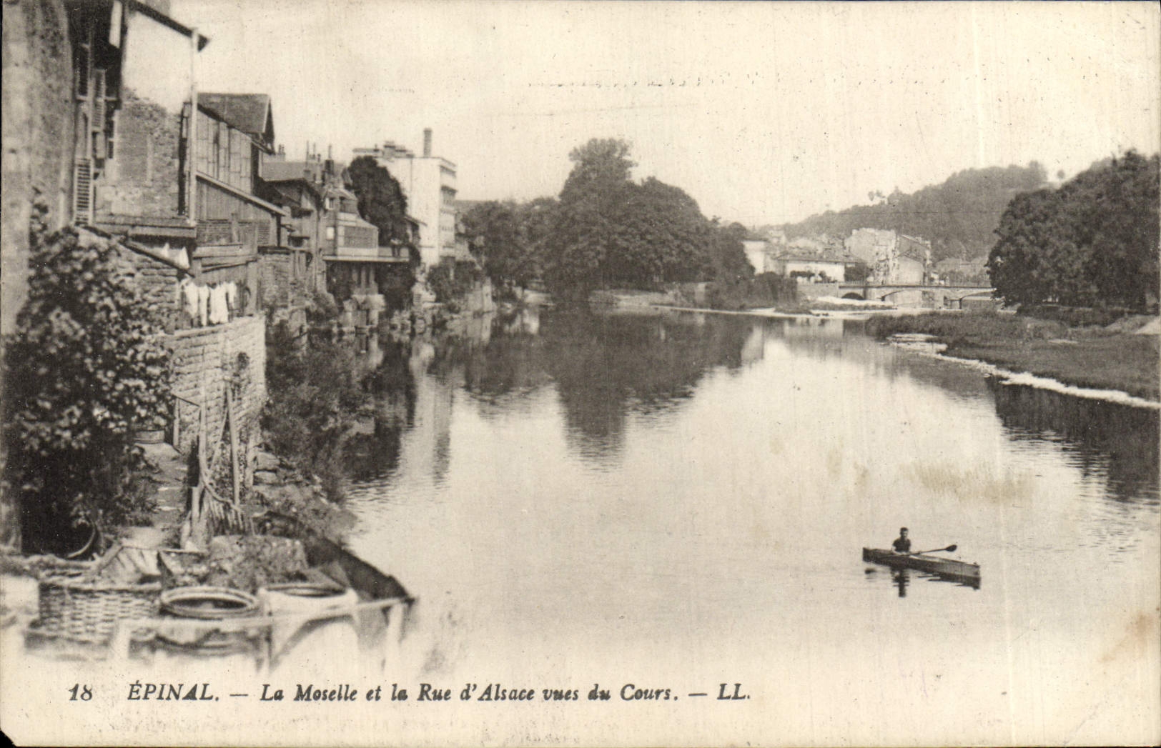 POSTAL Epinal Mosell de la VENDIMIA y la calle Alsacia vista del curso