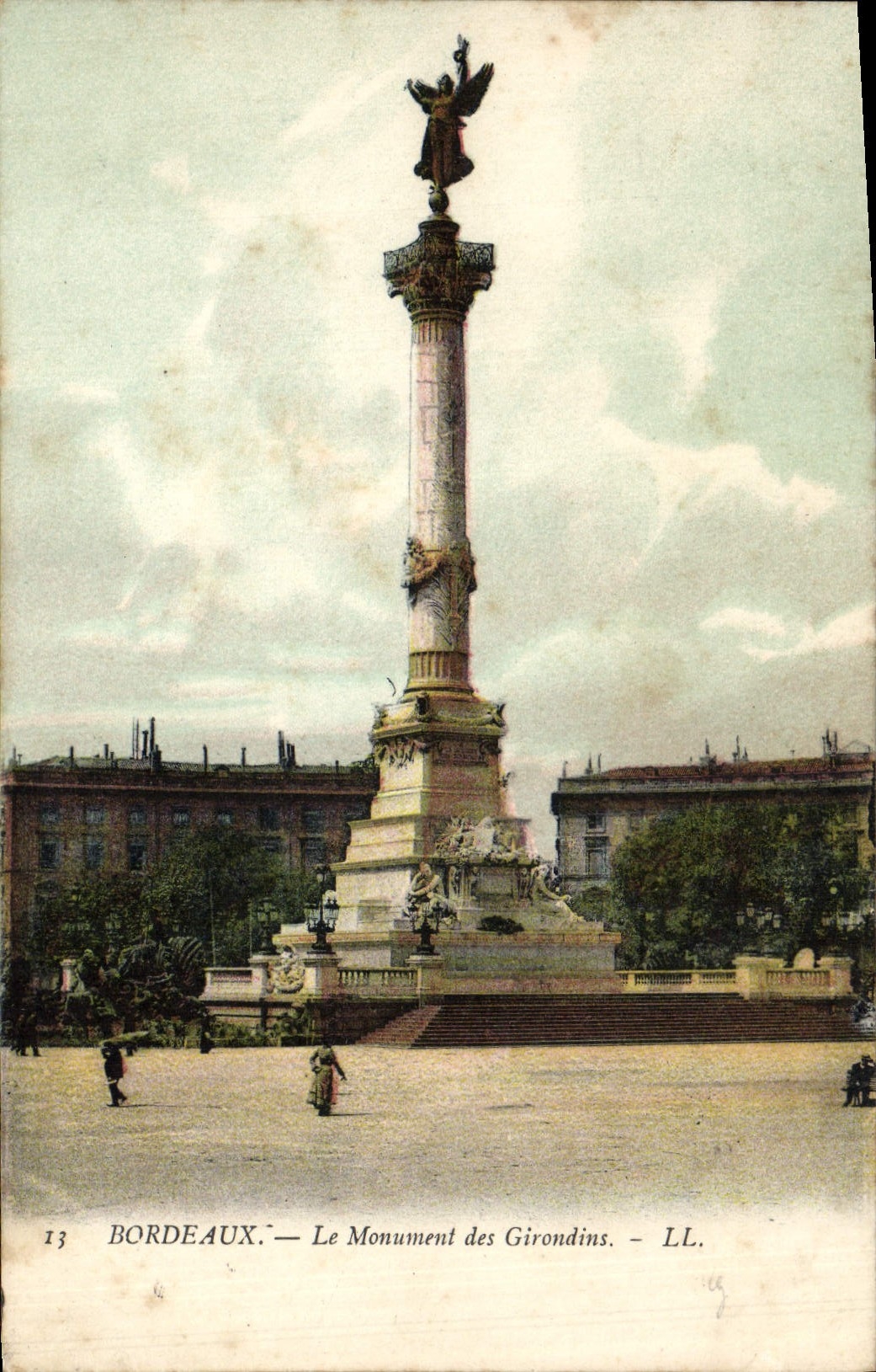 CPA Bordeaux Le Monument Des Girondins