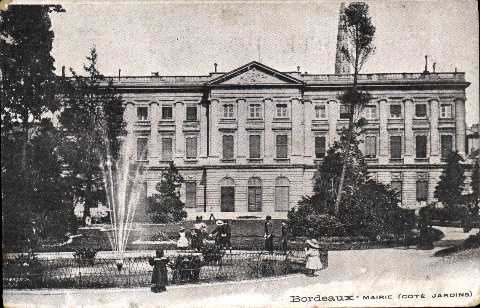 VINTAGE POSTCARD Bordeaux Mairie Dimensions gardens