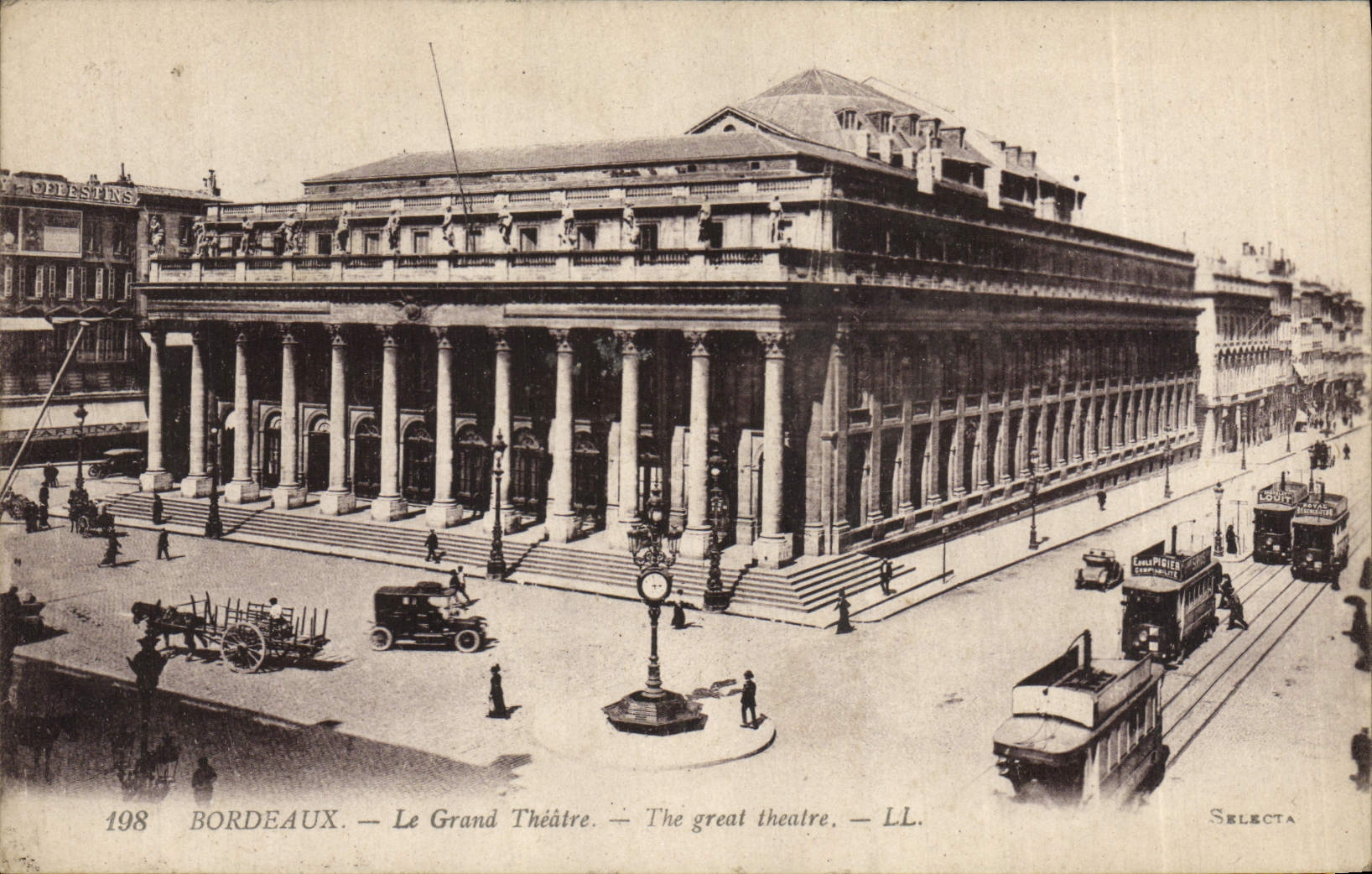 CPA Bordeaux Le Grand Theatre Tramway