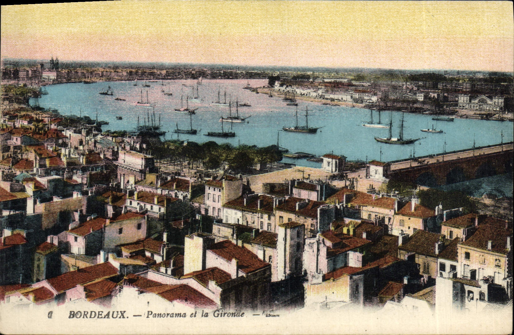 CPA Bordeaux Panorama Et La Gironde