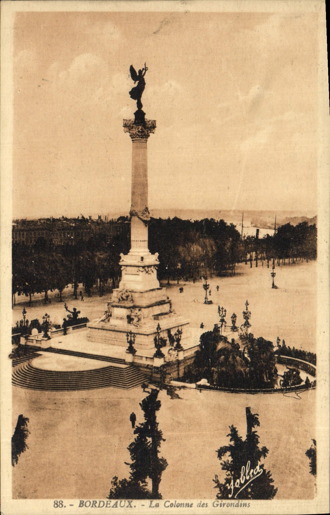 CPA Bordeaux La Colonne Des Girondins