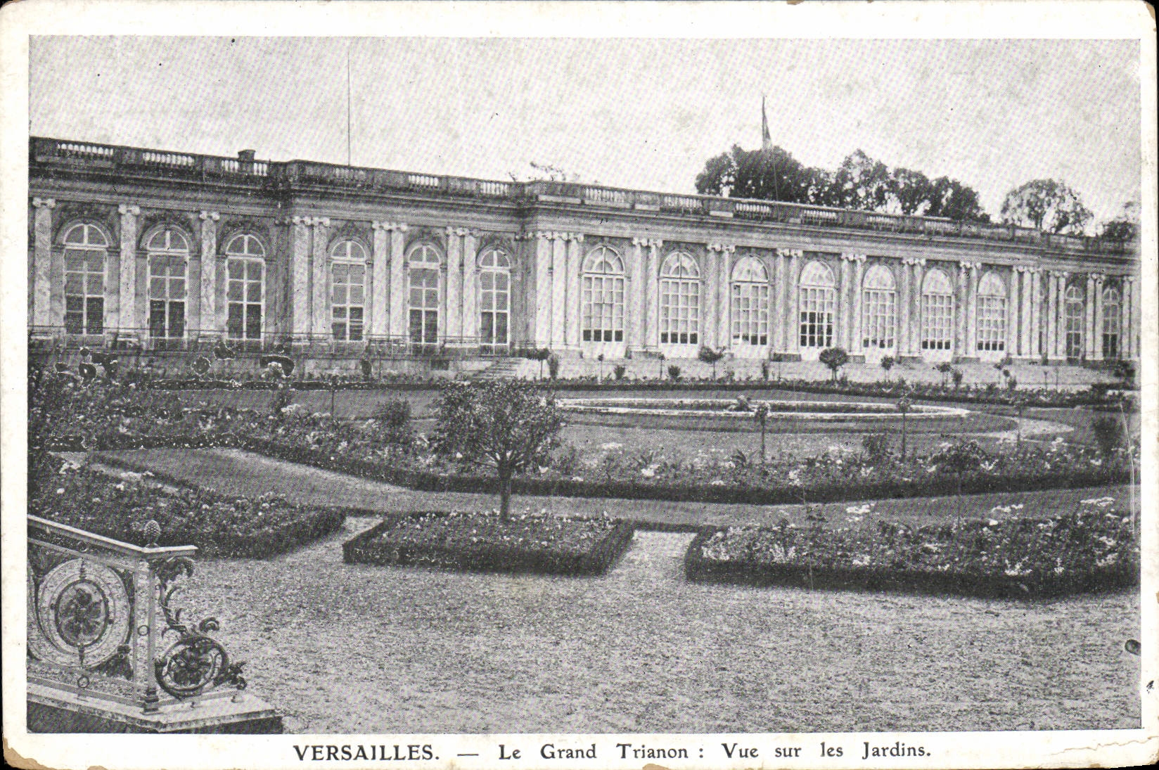 VINTAGE POSTCARD Versailles Large Trianon Seen On the Gardens