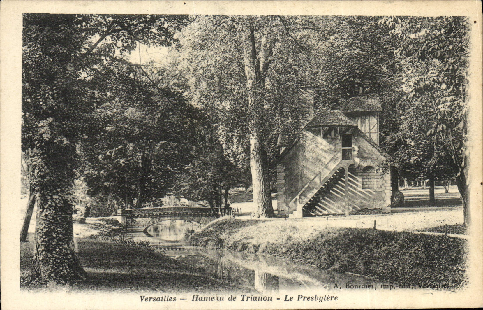 CPA Versailles Hameau De Trianon Le presbytere