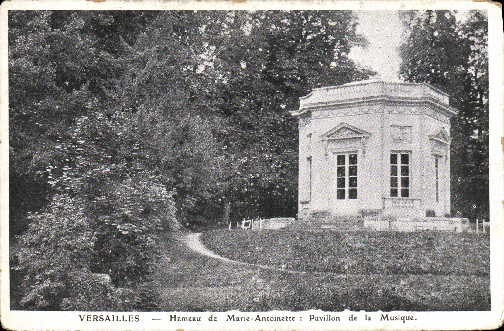 VINTAGE POSTCARD Versailles Hamlet Of Marie Antoinette Pavillon of the music