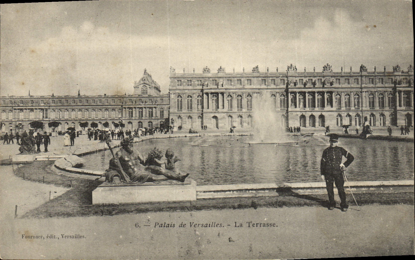 VINTAGE POSTCARD Palate Of Versailles the Terrace