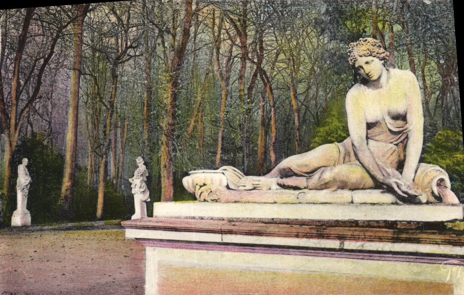 VINTAGE POSTCARD Park Of Versailles Nymph to the shell