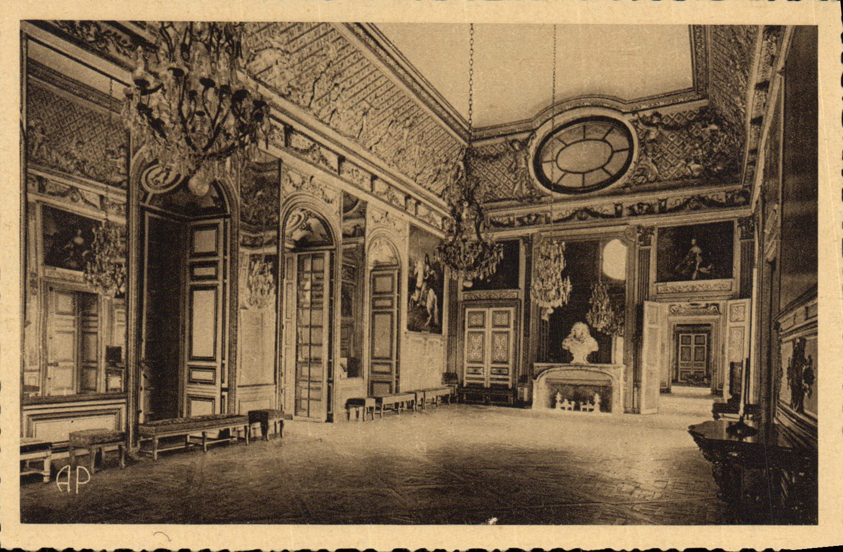 VINTAGE POSTCARD Versailles Anteroom of the eye of ox