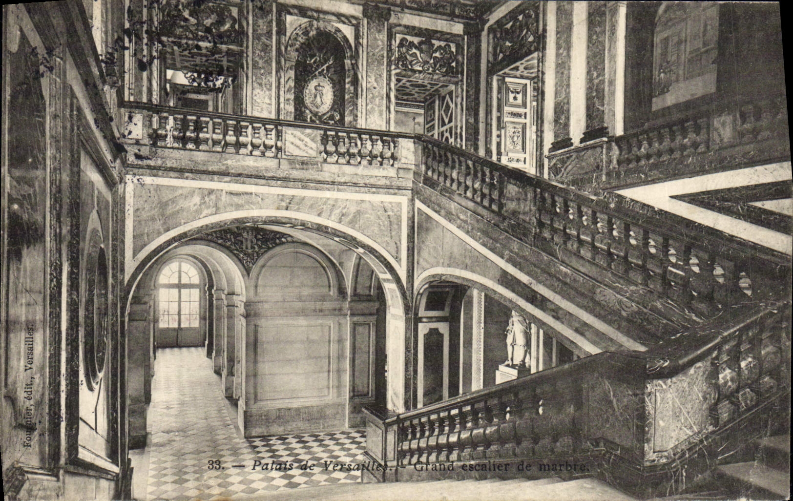 VINTAGE POSTCARD Palate Of Versailles Large marble staircase
