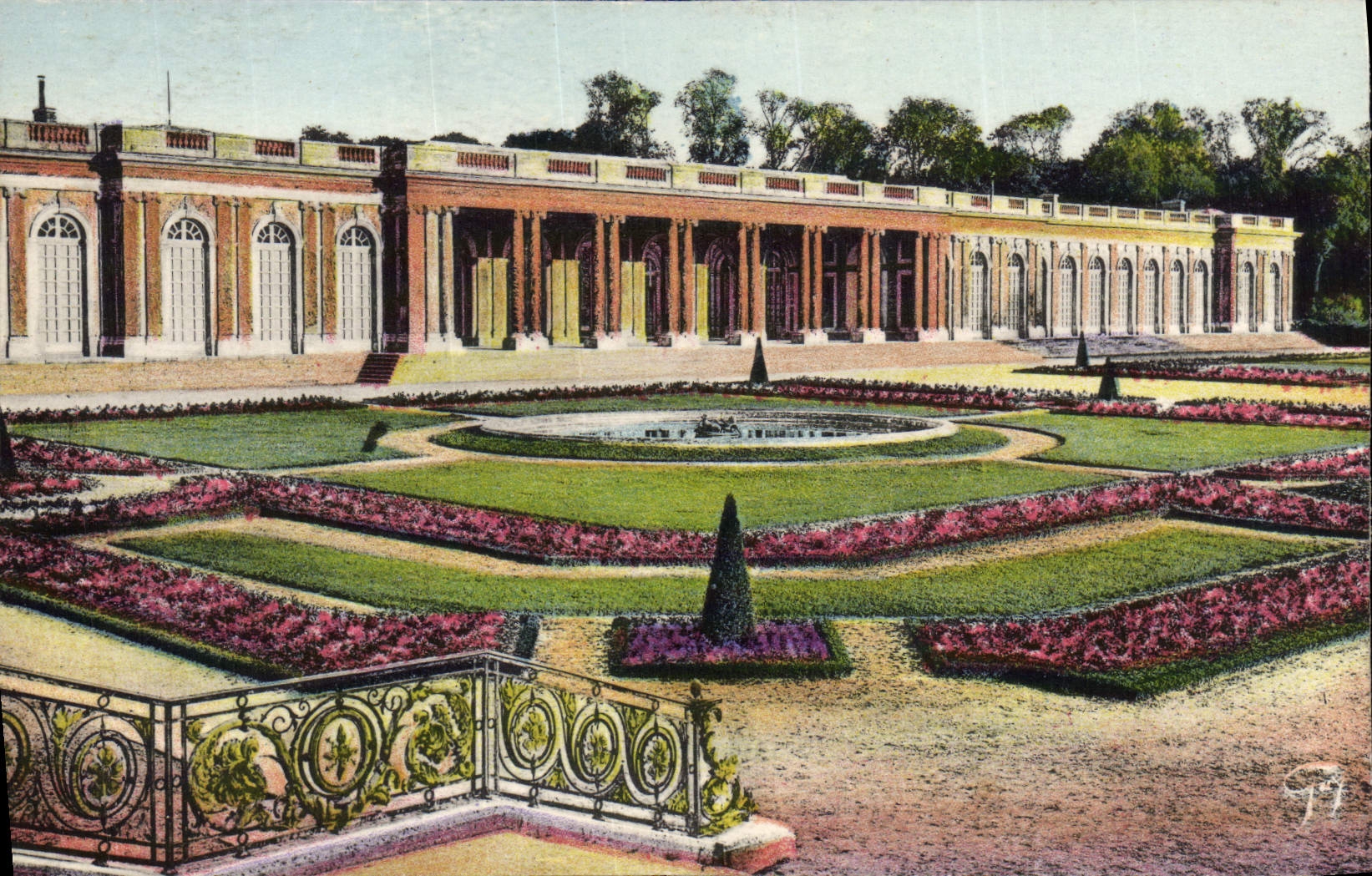 VINTAGE POSTCARD Castle Of Versailles large Trianon