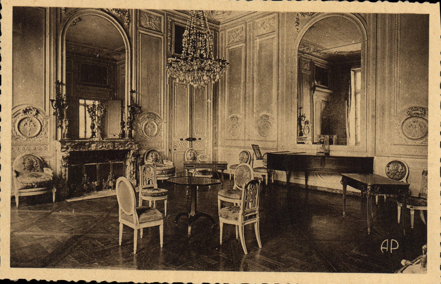 VINTAGE POSTCARD Versailles Small Trianon Living room of music of Marie Antoinette