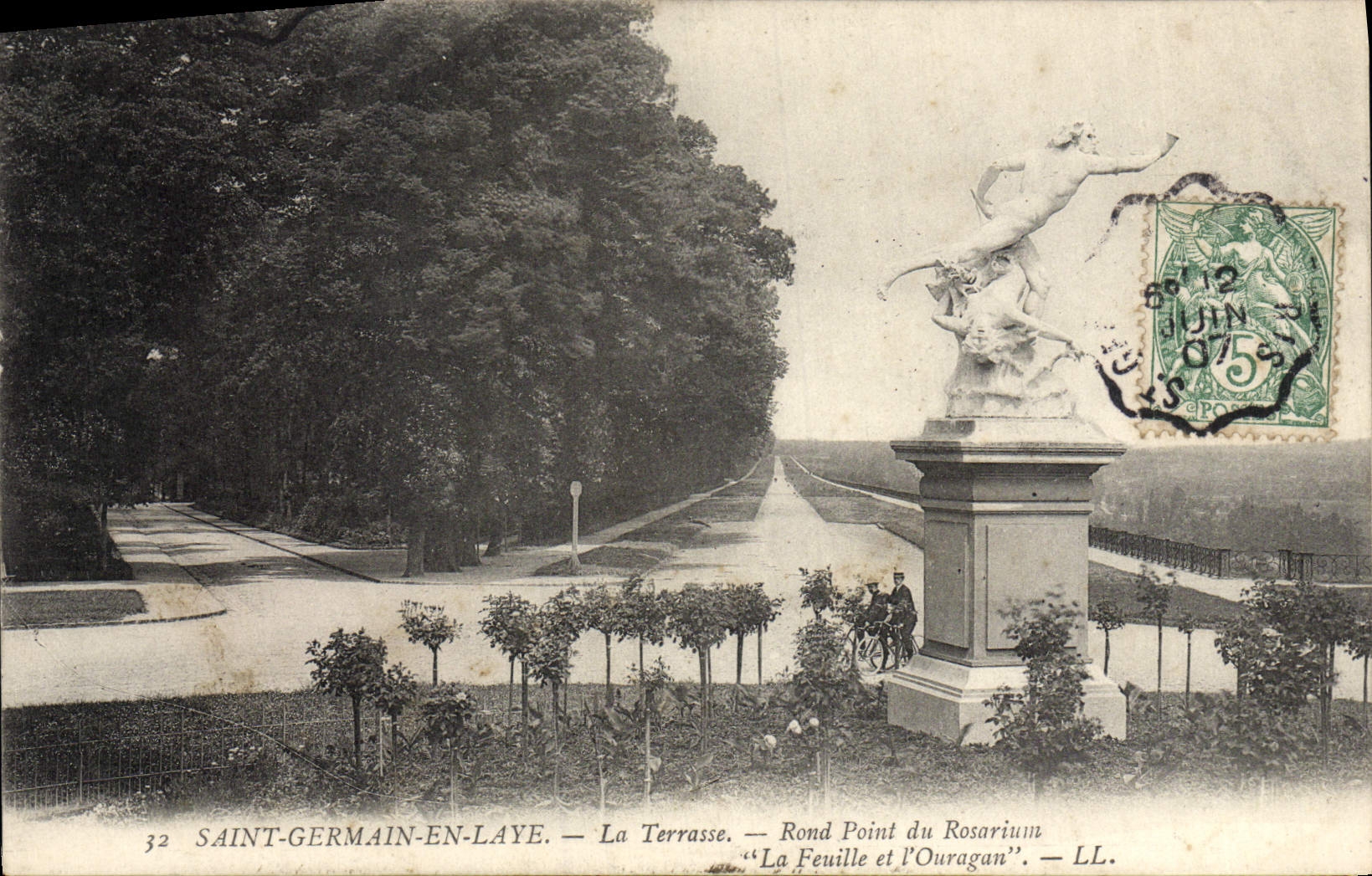 CPA St Germain en Laye La terrasse Rond point du Rosarium La Feuille et l'ouragan