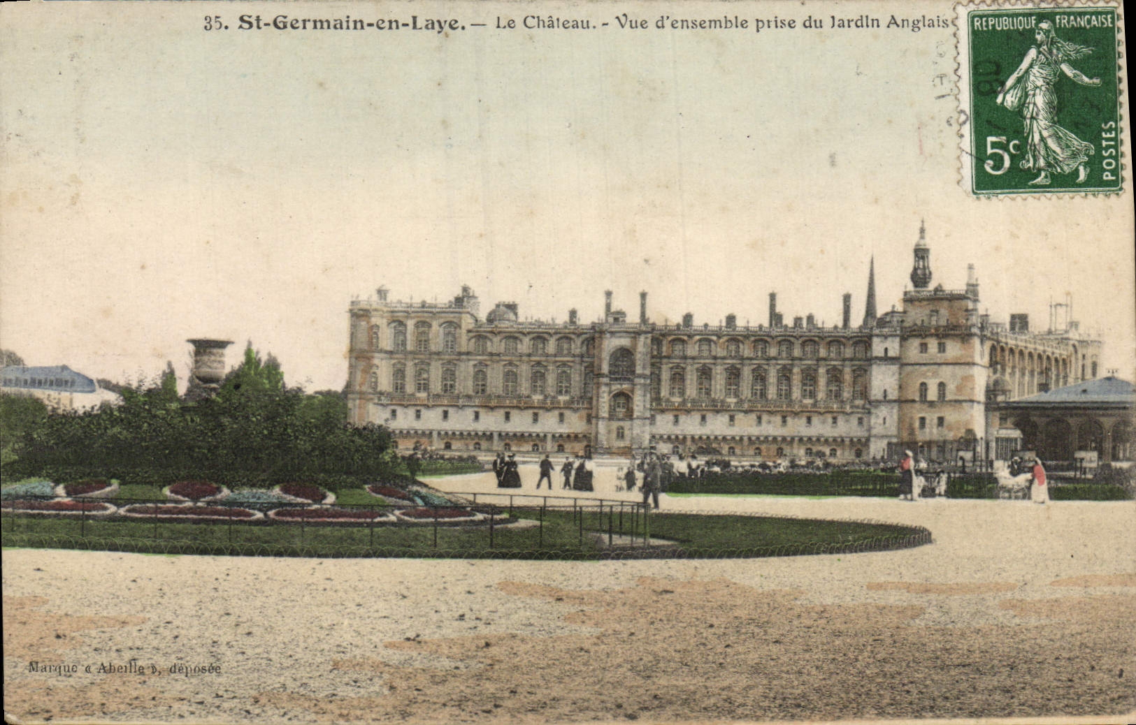 CPA St Germain en Laye le Chateau Vue D'ensemble Prise du jardin anglais