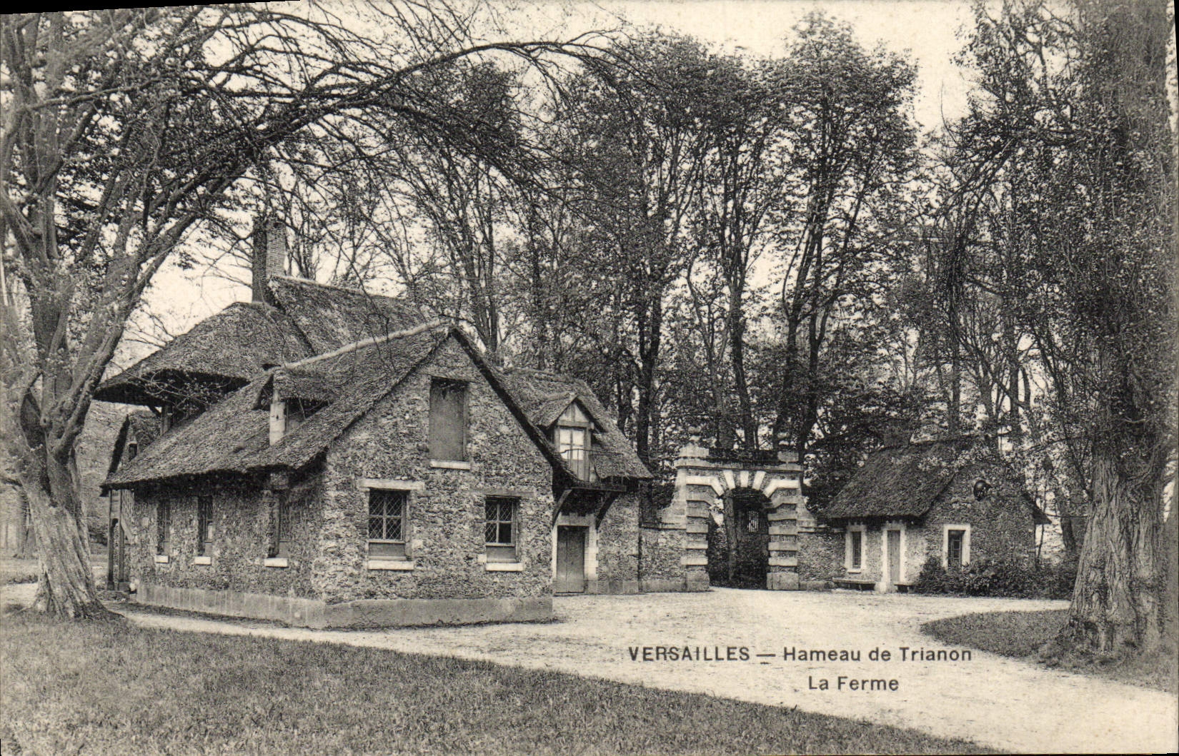 VINTAGE POSTCARD Versailles Hamlet of Trianon the farm