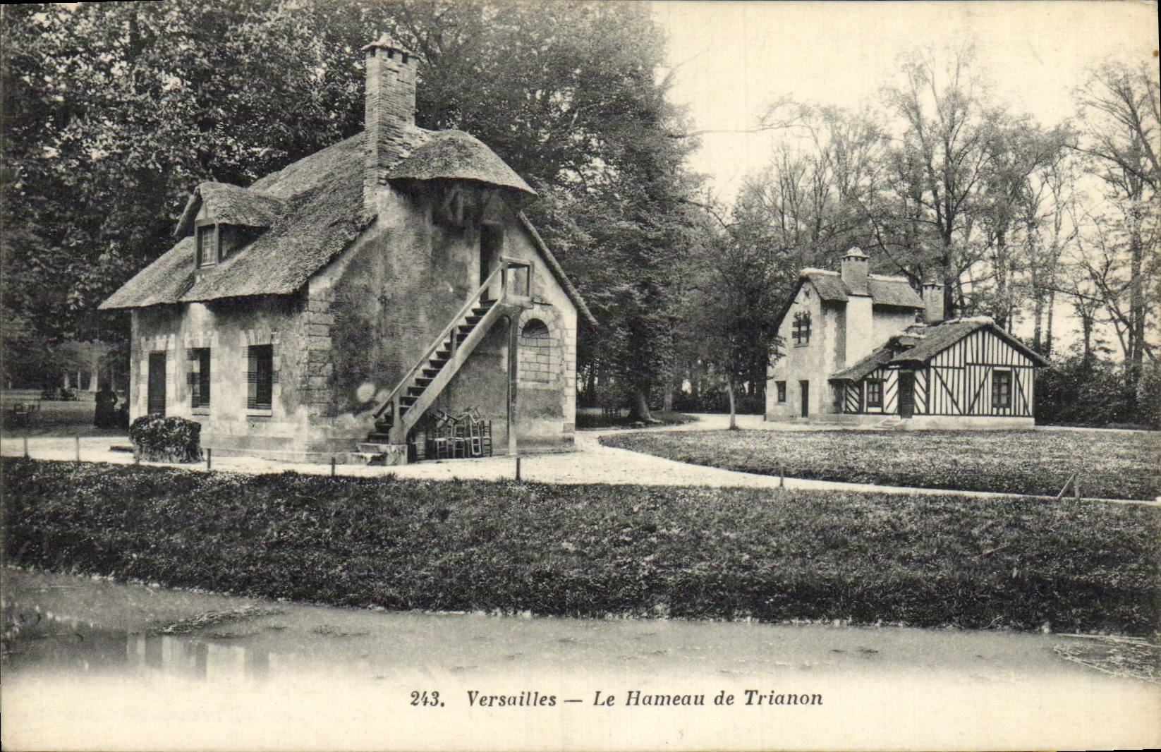 VINTAGE POSTCARD Versailles the Hamlet of Trianon